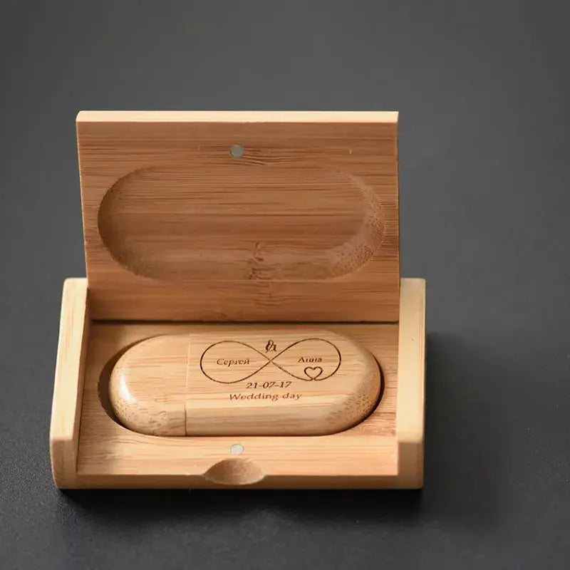 Pendrive JASTER USB 2.0 de 64GB com Caixa de Madeira Personalizada - eKoloja